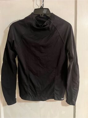 Nike Black 
 Long-Sleeve Performance